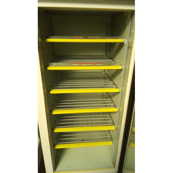 Mondial VM9R Kühlschrank mit Glastür Mondial VM9R Kühlschrank mit Glastür